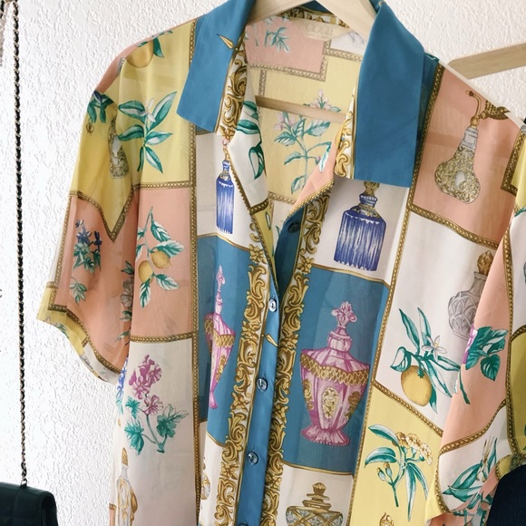 ❌SOLD OUT❌ Vintage 80s  Baroque Printed Shirt - Picture 2 of 5